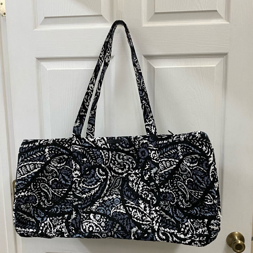 Vera bradley duffle bag. This thing is huge!